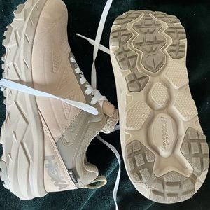 HOKA one one shoe, NWT